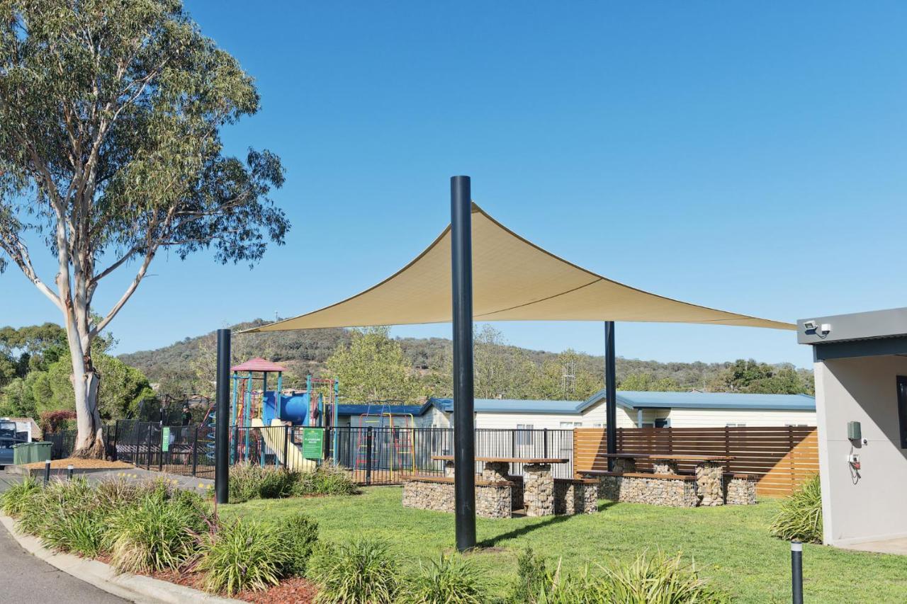 Crestview Tourist Park Queanbeyan Exterior foto